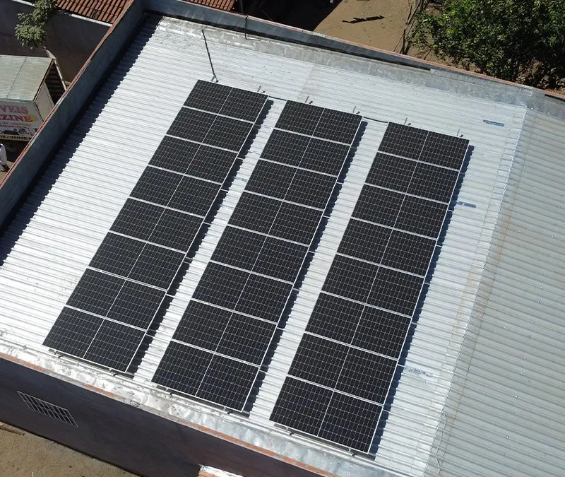 Sistema comercial de 13,2 kWp
