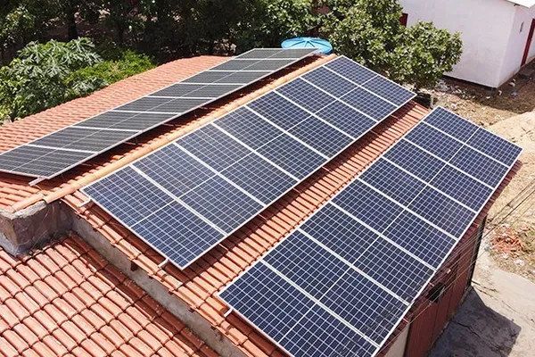 Instalação de energia solar em Carolina — 9,6 kWp