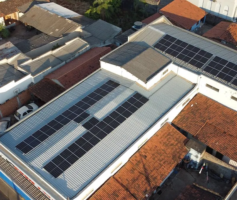 Sistema comercial de 27 kWp